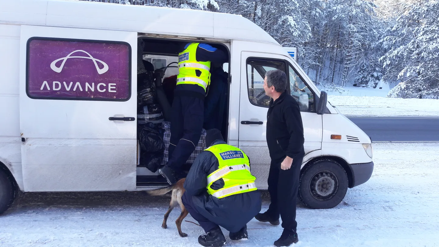 Lätist toodud kaupa võis näha pea igas sõidukis, kuid selles pole midagi ebaseaduslikku.