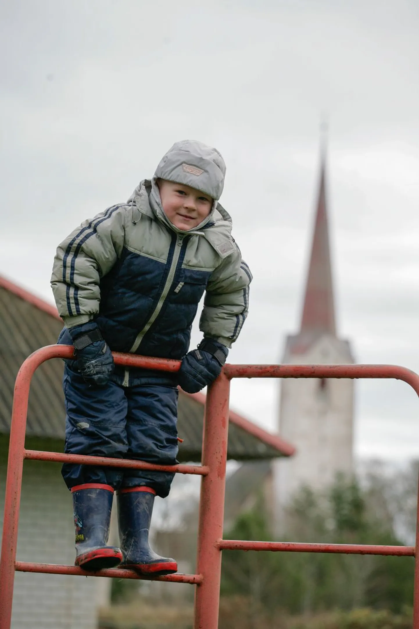 Joosep oli kolmene, kui ta hommikusöögilauas seletas pikema sissejuhatuseta ära, kes on Jumal.