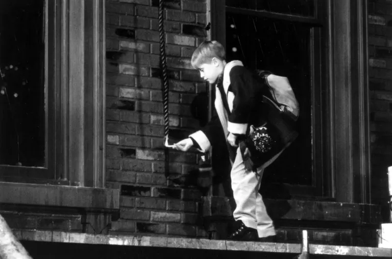 Kevin McCallister (Macaulay Culkin) filmis «Üksinda kodus 2»