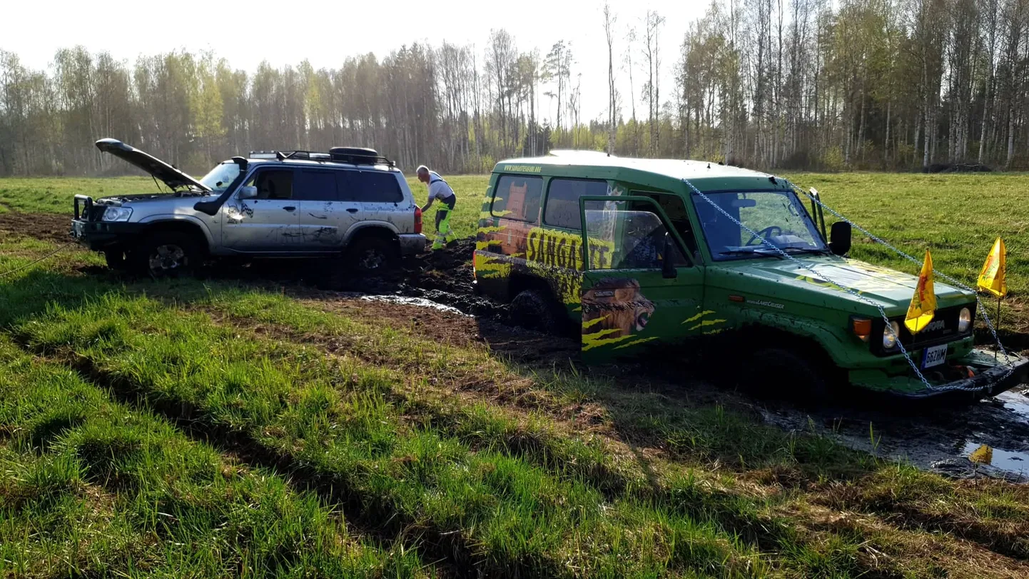Seiklusturismiga tegelev Sangaste Safari pakub ekskursioone, mis on põimitud seiklustega safaridžiipidega raskel maastikul.