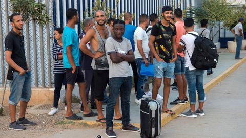 Hispaania saatis Marokosse tagasi 55 Melillasse tunginud migranti