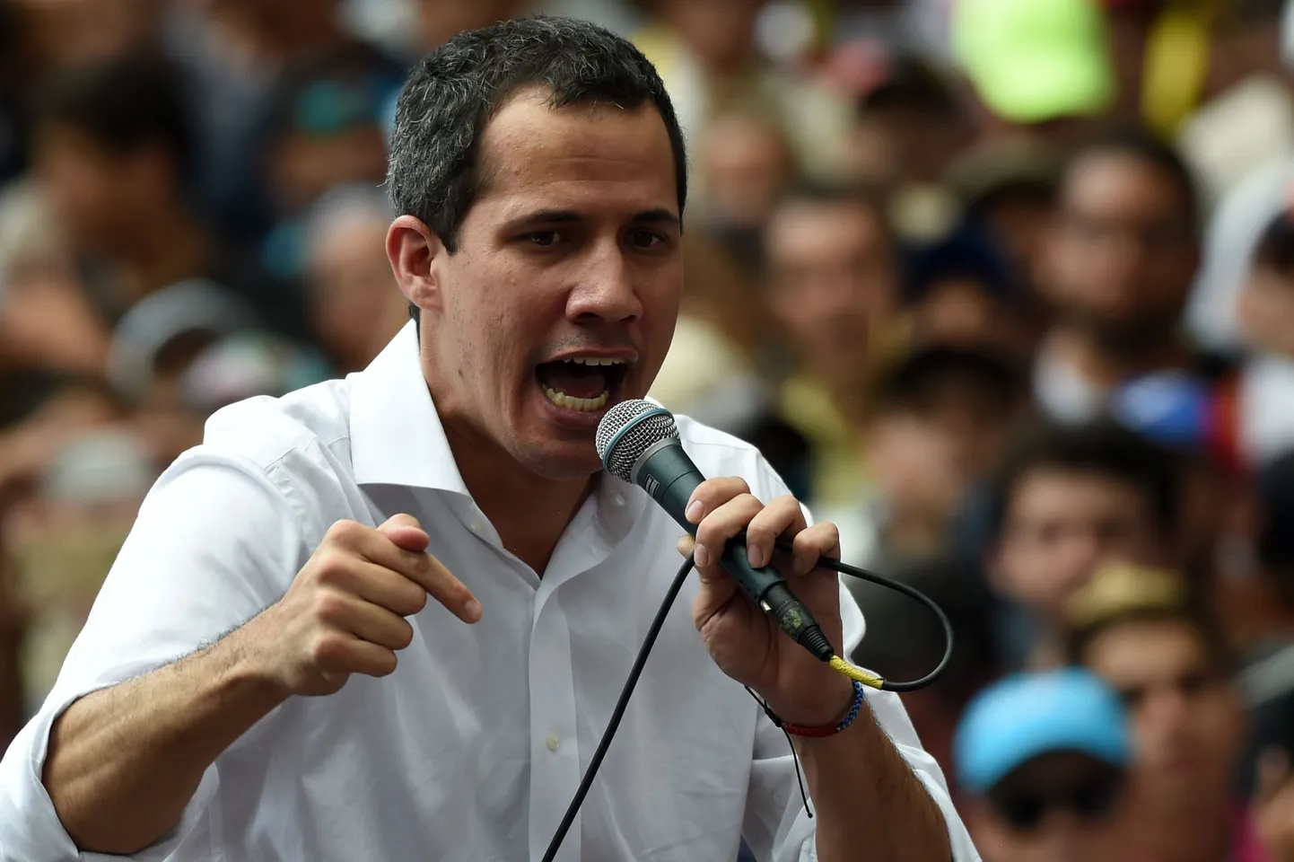 Guaidó, keda tunnustab Venezuela ajutise riigipeana umbes 50 riiki, pidas toetajatele José Martí väljakul kõne, milles kuulutas, et «me ei löö vankuma».