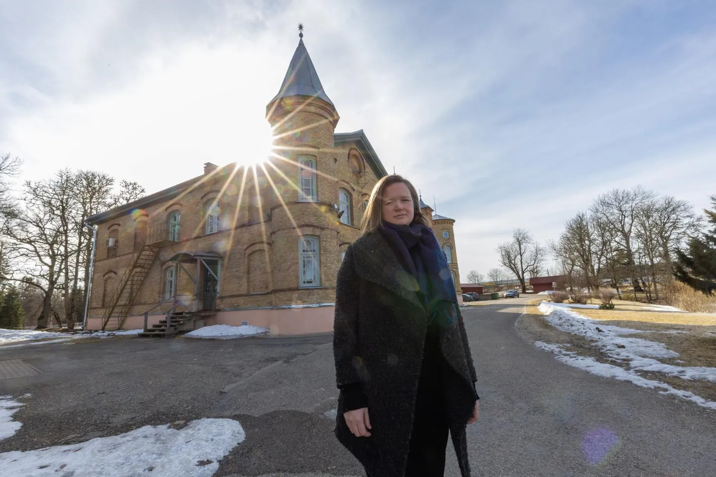 Lasila põhikooli (fotol) ja Veltsi lasteaed-algkooli direktor Marja-Liisa Männik on aastaid kahte maakooli juhtinud. Koolireform viib ta ametist ja muutuste tuules on suurpere otsustanud ka maalt linna kolida.