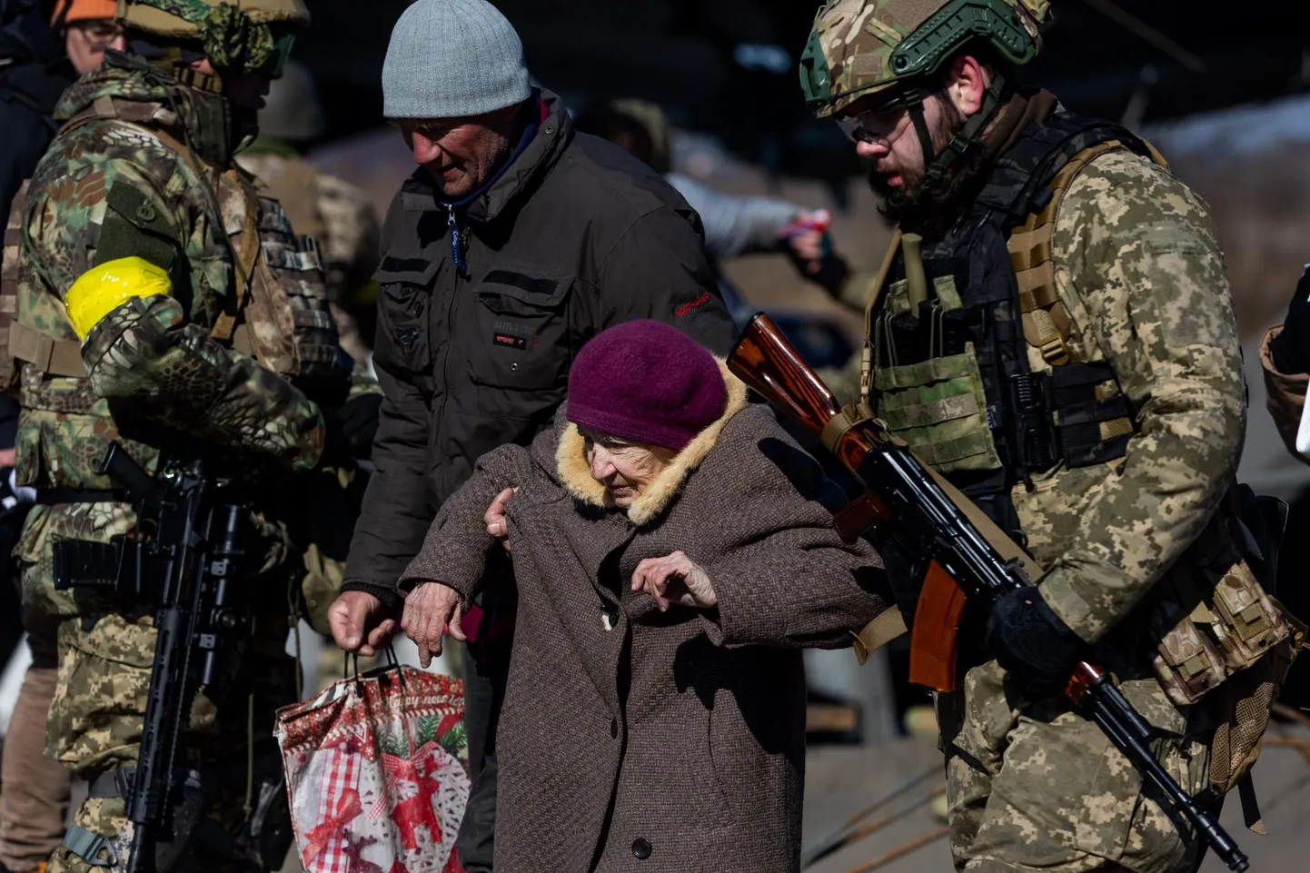 Kiievi läänepoolsest eeslinnast Irpinist evakueeriti 2022. aastal inimesi üle puruks pommitatud silla. Samal ajal käisid linnas lahingud. Viljandimaa omavalitsused suudaksid praegu evakueerida kõigest mõne protsendi elanikest. 