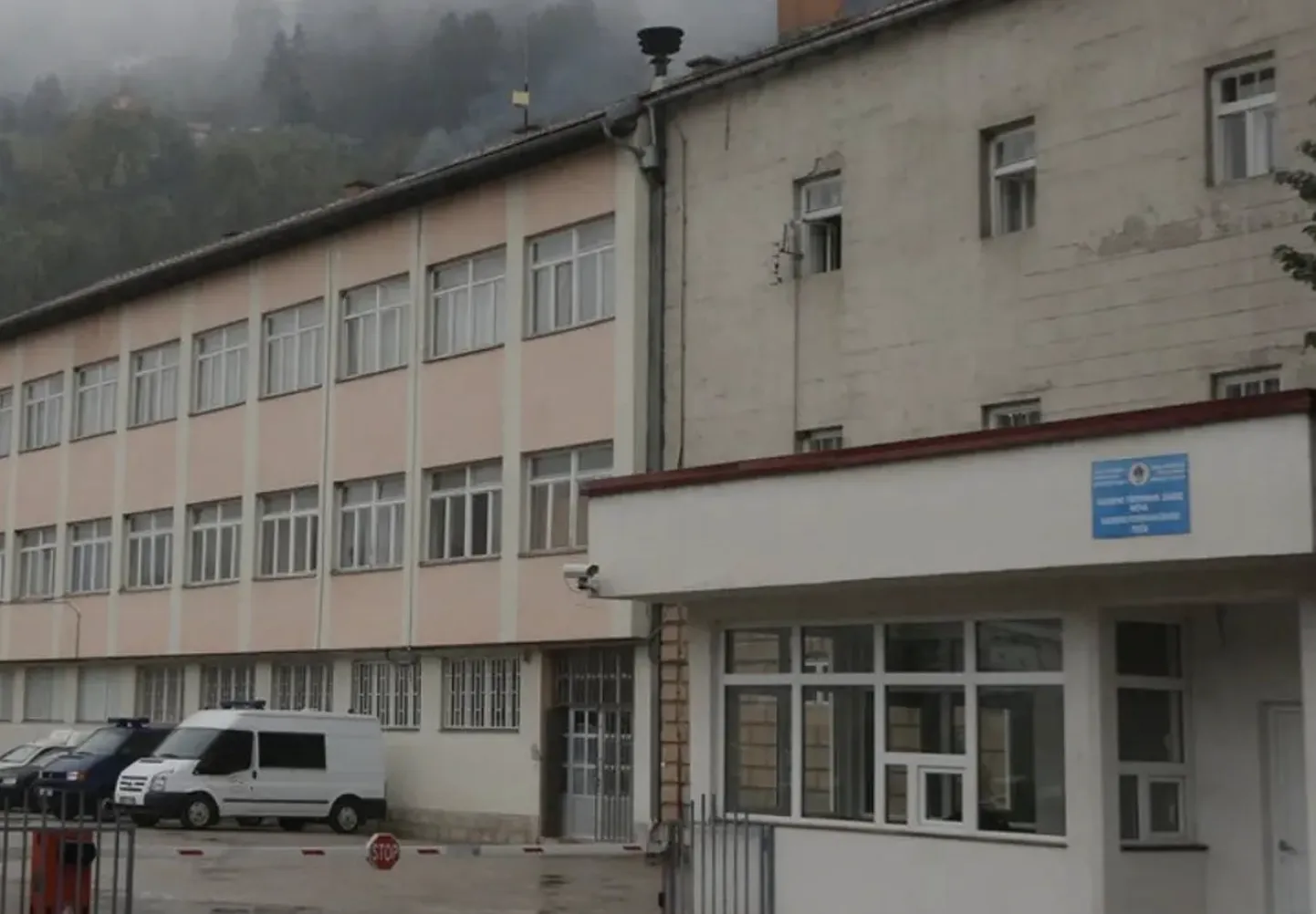 Pildil olevasse vanglasse kolib üks Bosnia ja Hertsegoviinas mängiv korvpallur.