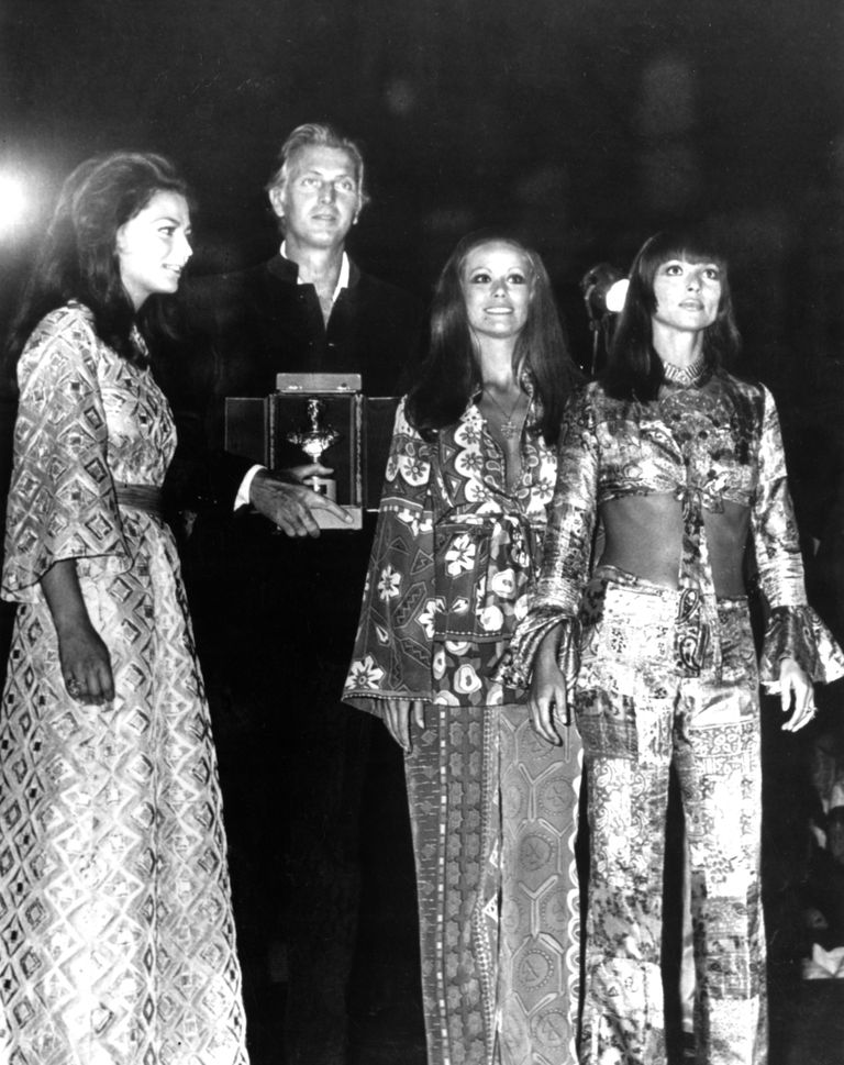 Юбер де Живанши с актрисами на премии "Золотой Тиберий", 1969 год