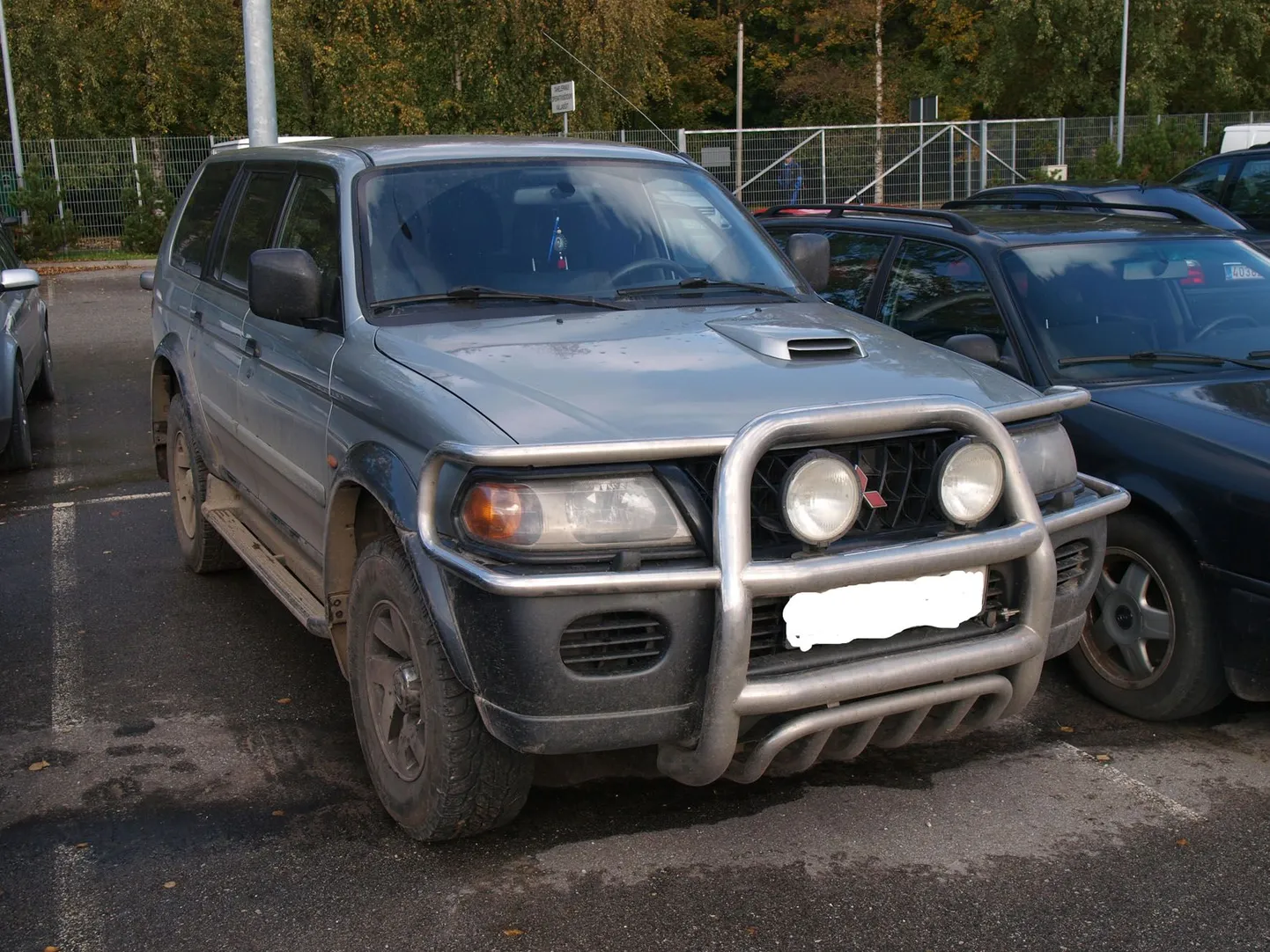 Selle Mitsubishi Pajero roolist tabati teine kuriteos kahtlustatav mees.