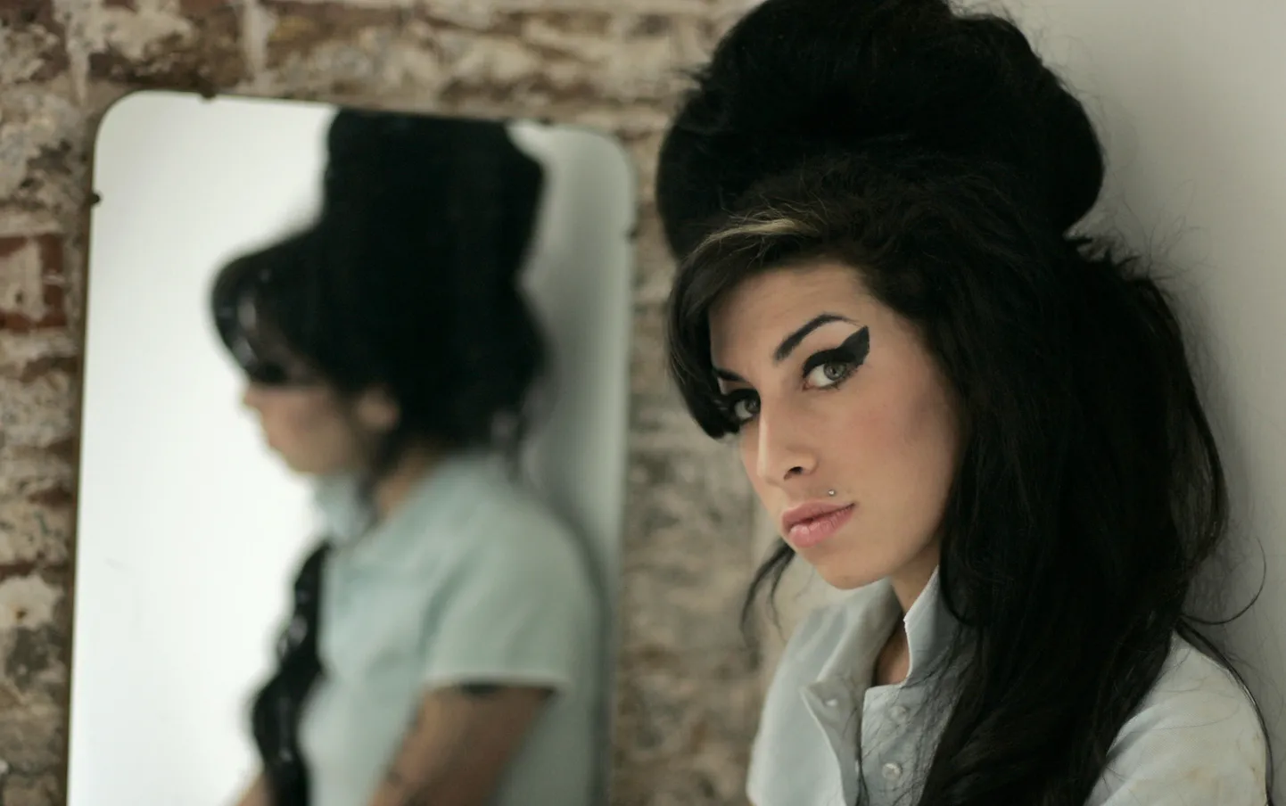Amy Winehouse.