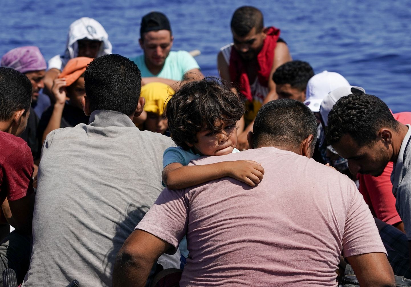 Migrandid Vahemerel. Foto on illustreeriv.