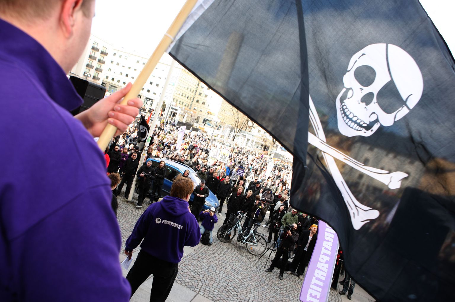 Piraadipartei meeleavaldus Stockholmis.