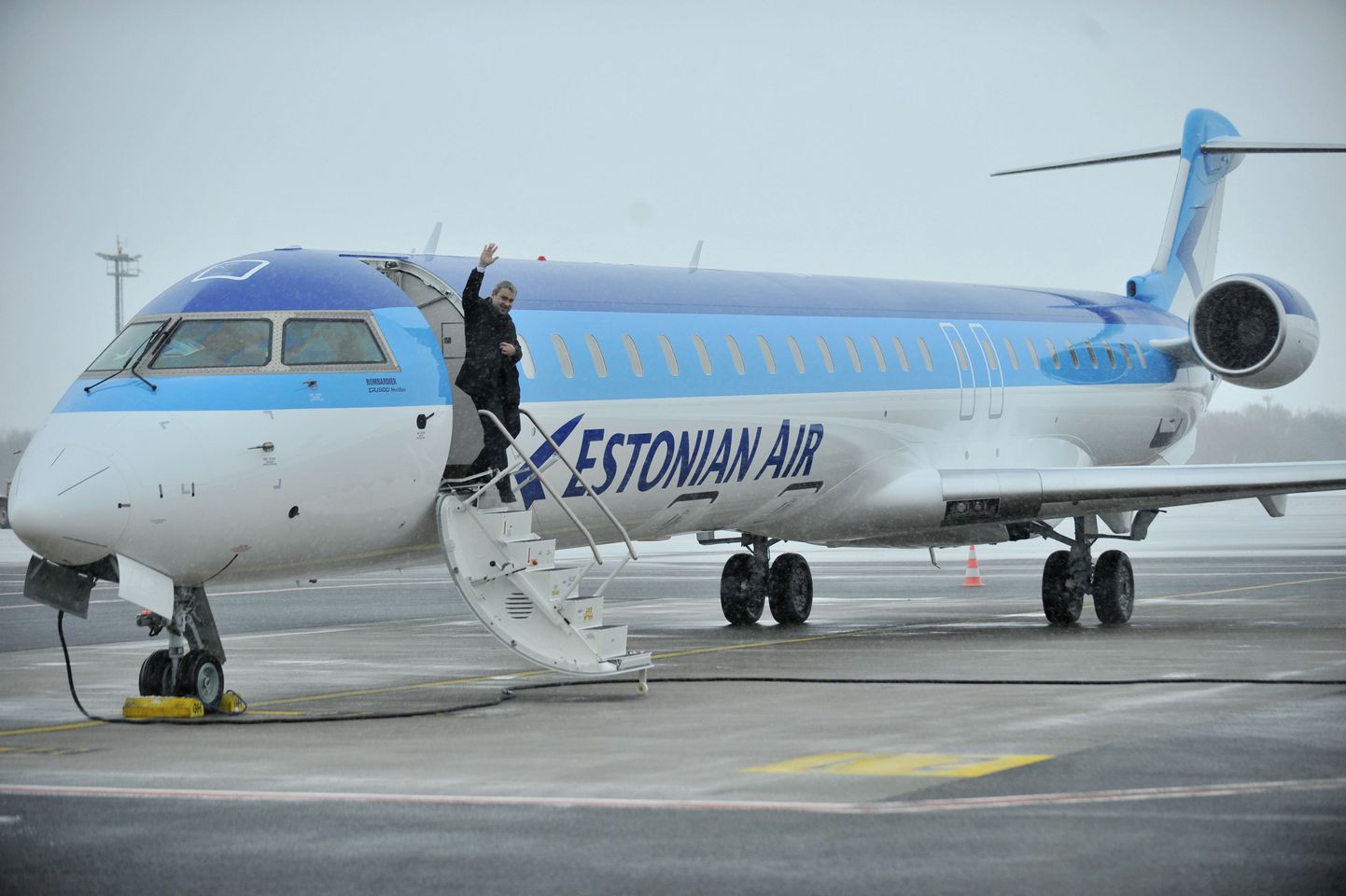 Riik viib Estonian Airi Bombardierid eraldi ettevõttesse.