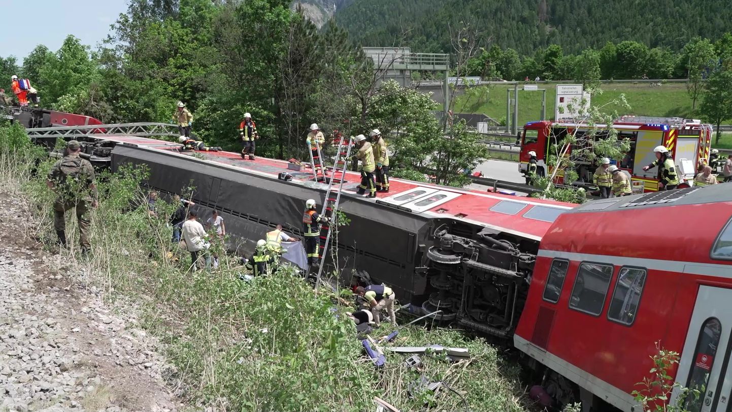 Lõuna-Saksamaal sõitis rong rööbastelt maha