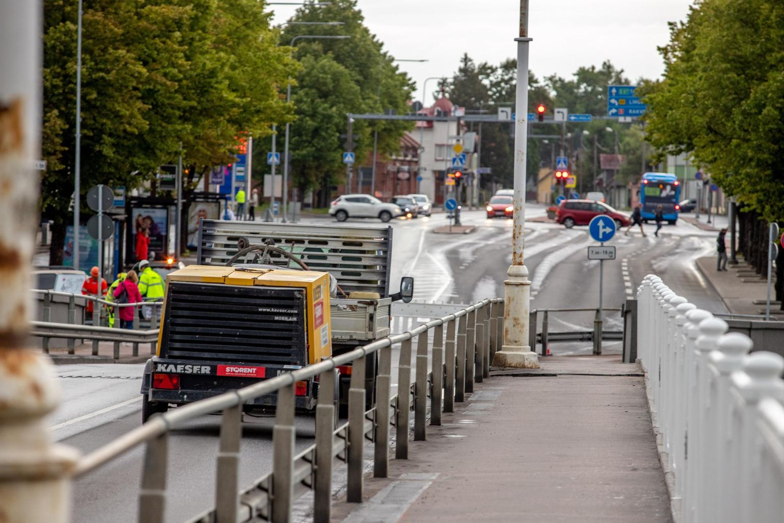 Pärnu Kesklinna silla sulgemine toob kaasa muutused linnabusside liikluses, jalakäijad ja jalgratturid pääsevad tööde ajal üle jõe.