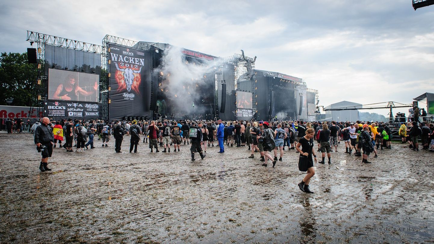 Wacken Open Air Saksamaal on üks suurtest metalmuusika festivalidest Euroopas. Nädala jooksul võõrustab 2000 elanikuga Wackeni külake umbes 100 000 fänni.