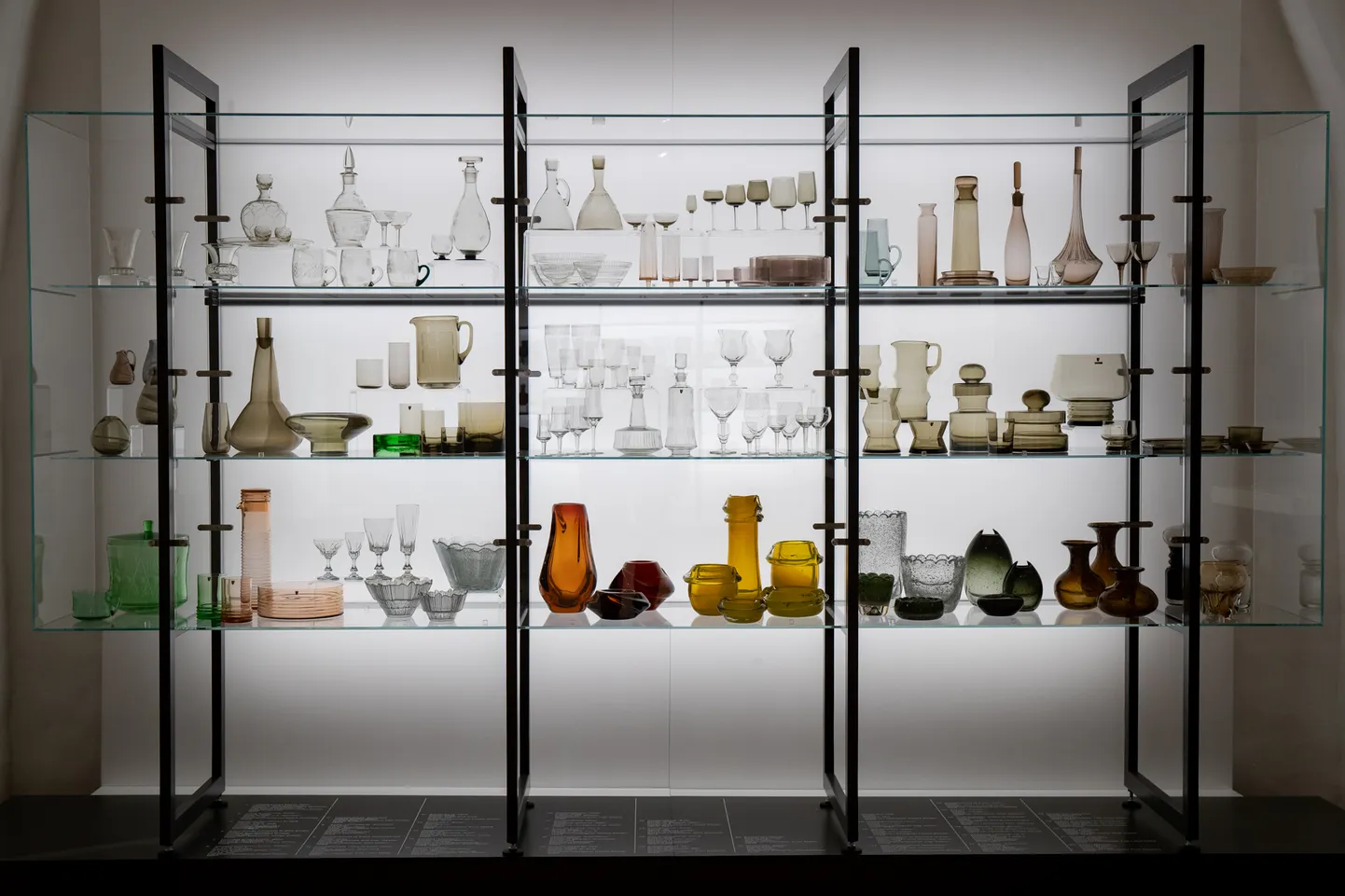 Eesti Tarbekunsti- ja Disainimuuseum näitus Sissejuhatus Eesti disaini. Pilt on illustreeriv.
