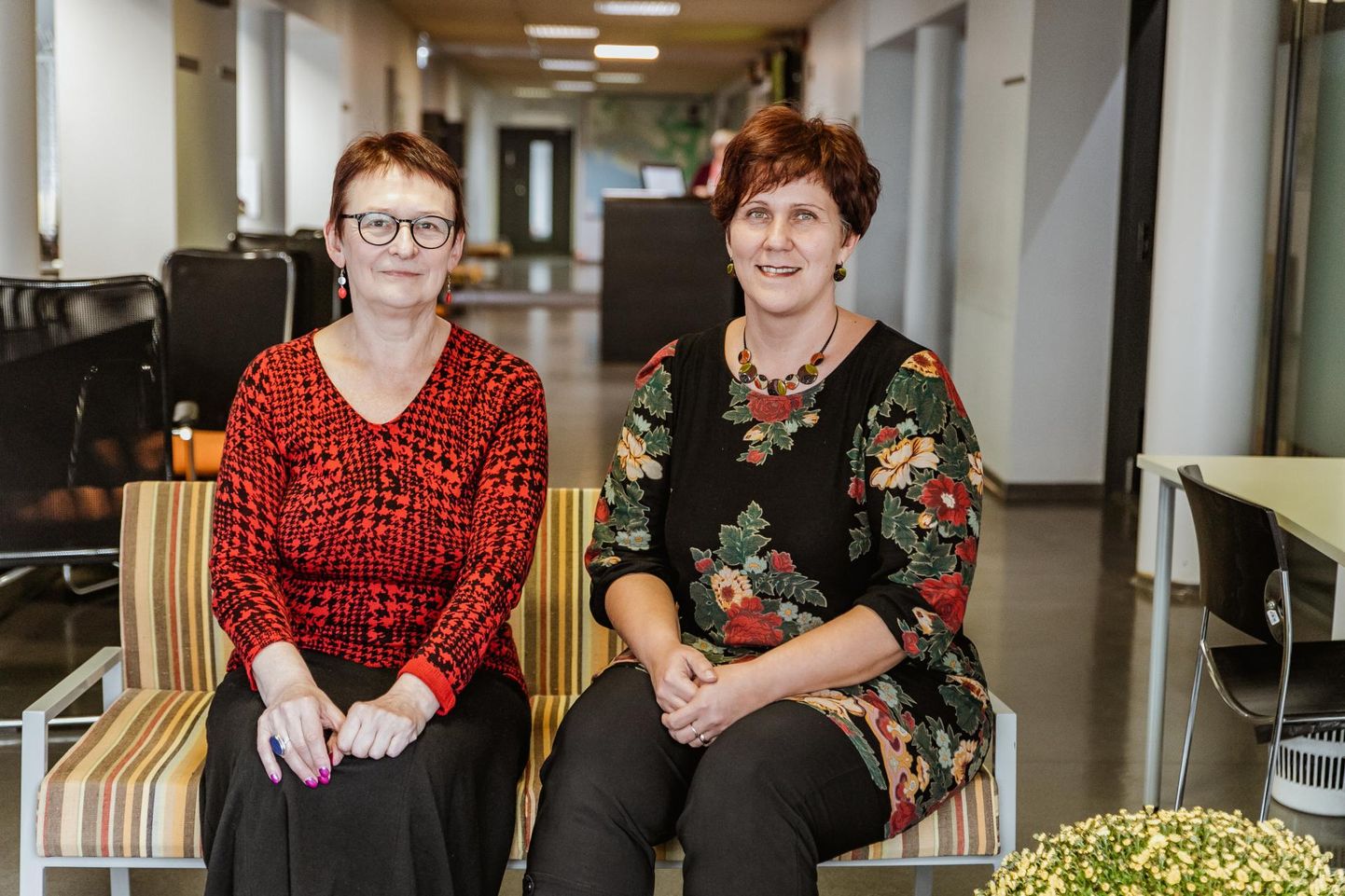 Uusi hoolekandeteenuseid vedavad Heli Kallasmaa (vasakul) ja Iris Ruut on veendunud, et dementsed vajavad ülejäänud inimestega võrdset kohtlemist, mis seni polnud võimalik.