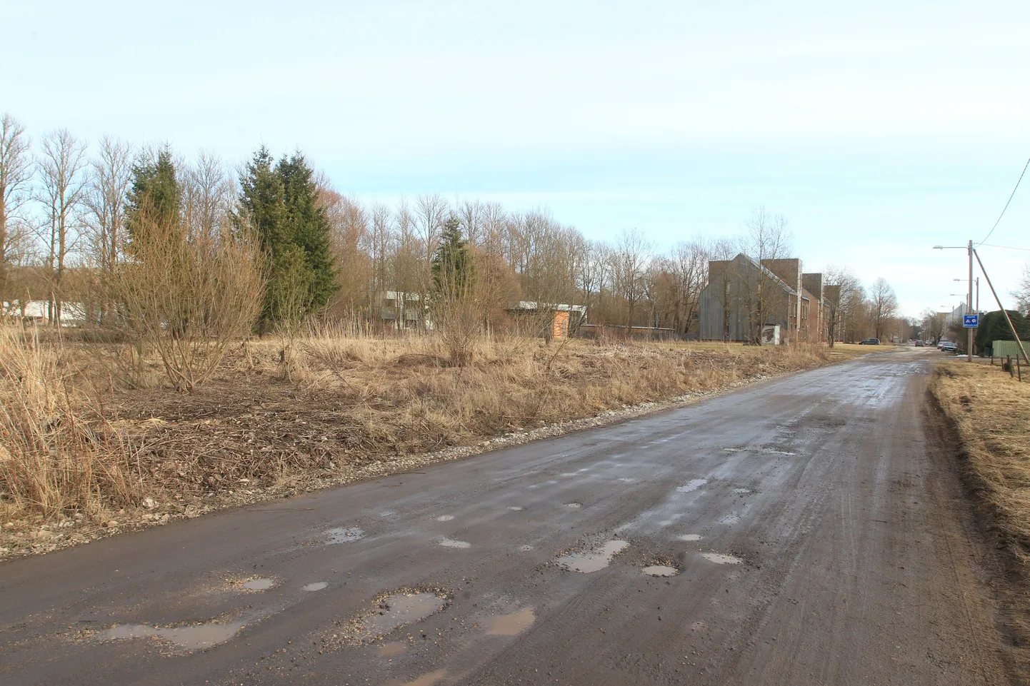 Oa tänava lõpu nelja eramukrunti pakub Tartu linn maa eest Turu tänaval, mis jääb tulevase Ropka silla trassile.