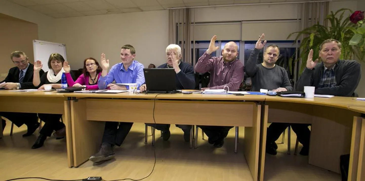 Kõik Suure-Jaani vallavolikogu liikmed on vallavanema väitel valmis oma allkirjaga tagama, et nad kavatsevad hea tahte kokkulepet täita. Kohtusse pöördunud lapsevanematele ausõnast aga ei piisa ning nad tahavad kohtulikku kinnitust.