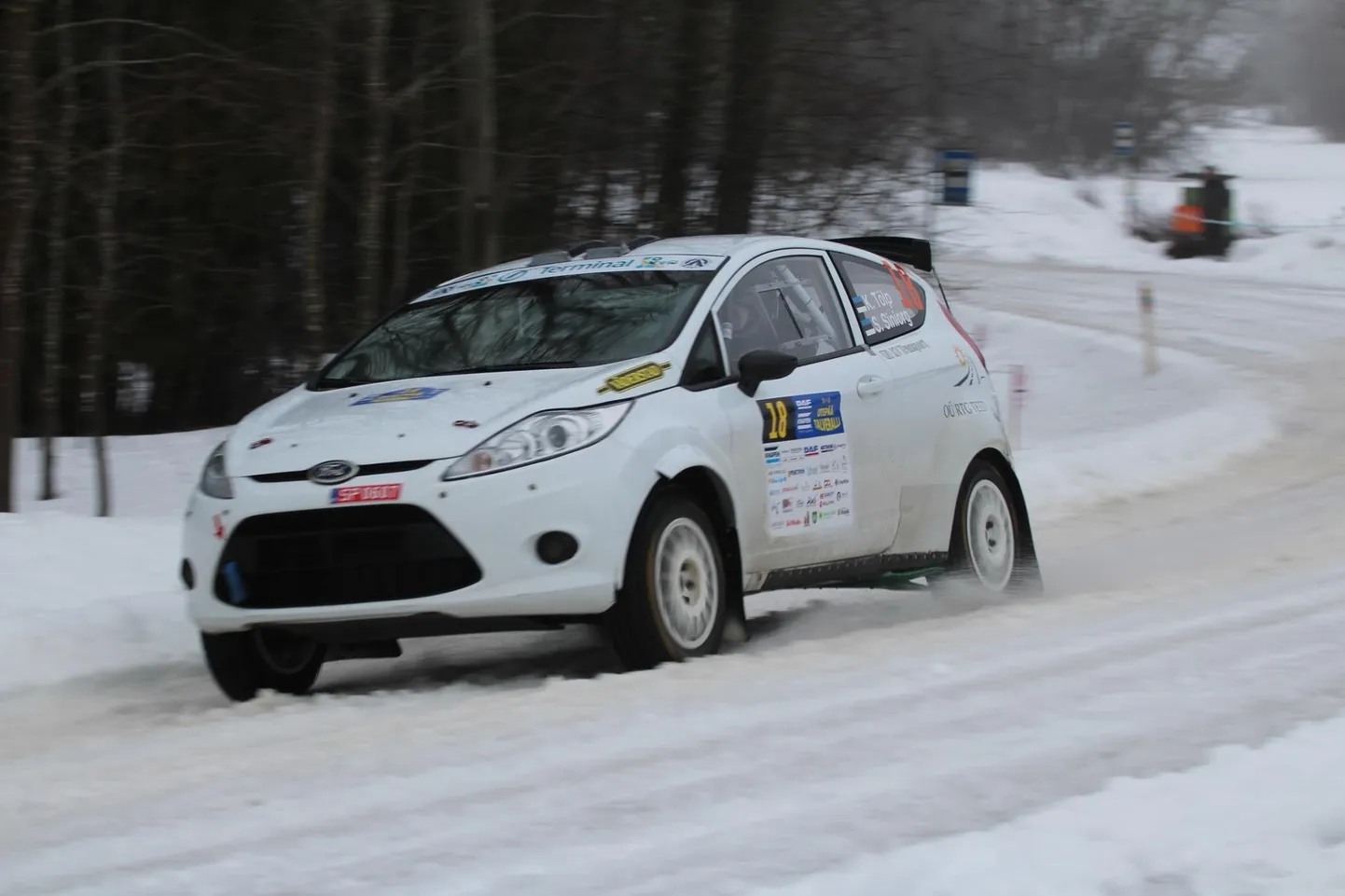 Karel Tölp ja Sander Siniorg näitasid Otepää rallil Ford Fiesta R2ga kiireimat minekut.