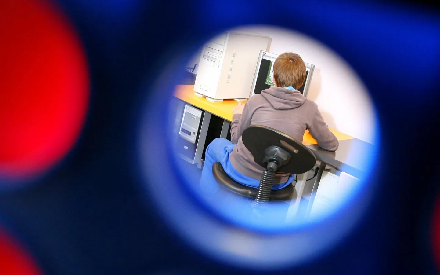 Nooremad inimesed ei huvitu niivõrd koroonaviirusega seotud uudistest kui vanemad.