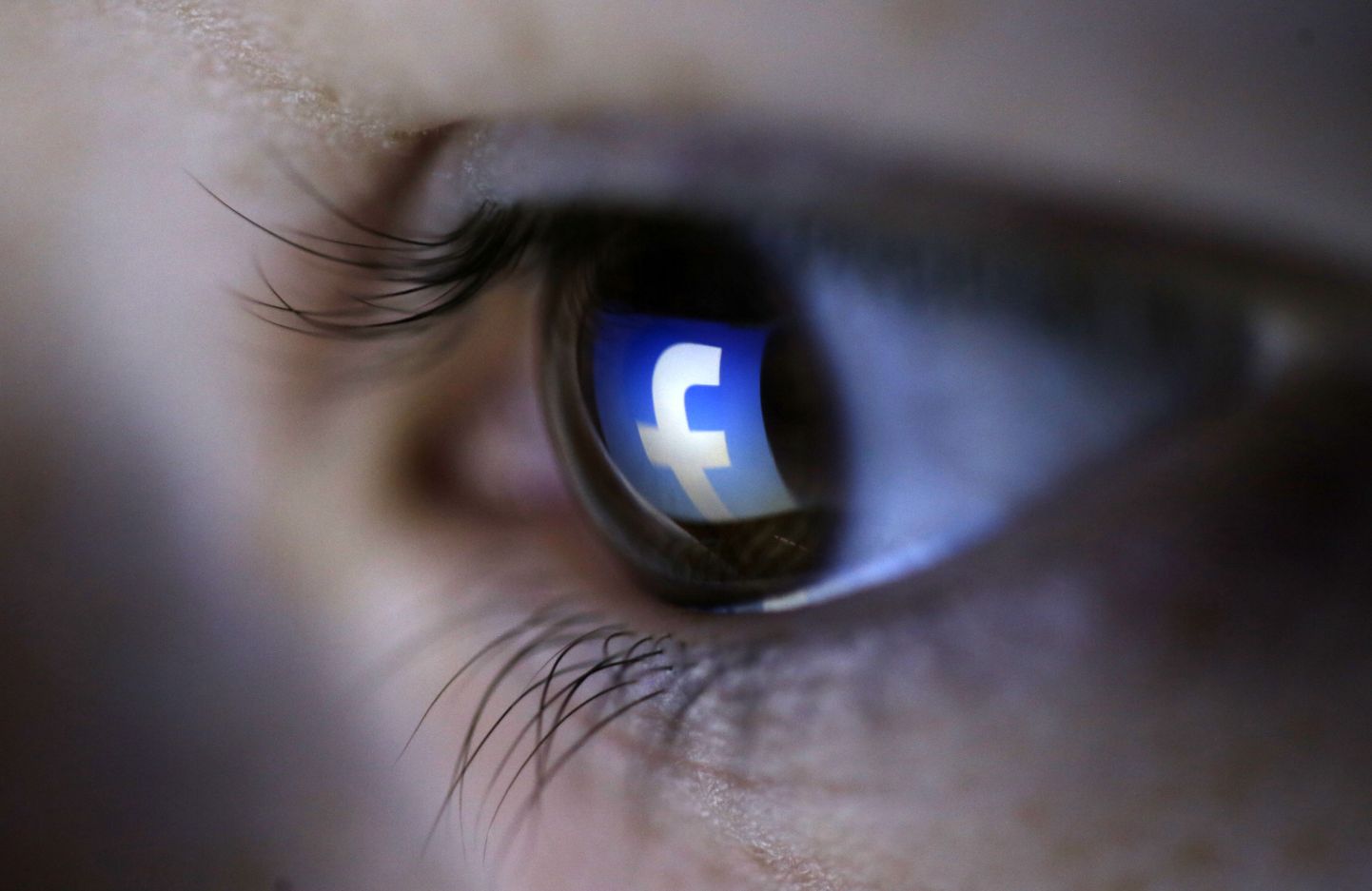 Facebookil on võimekus «suure vennana» jälgida oma kasutajaid.
