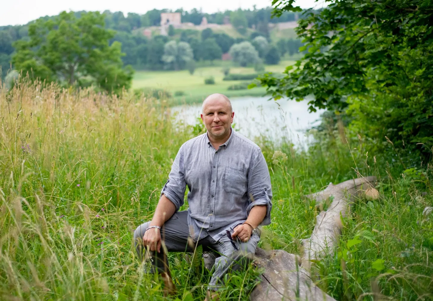 Kultuuriajakirjanik Margus Haav tööpostil. FOTO: Eve Naaber