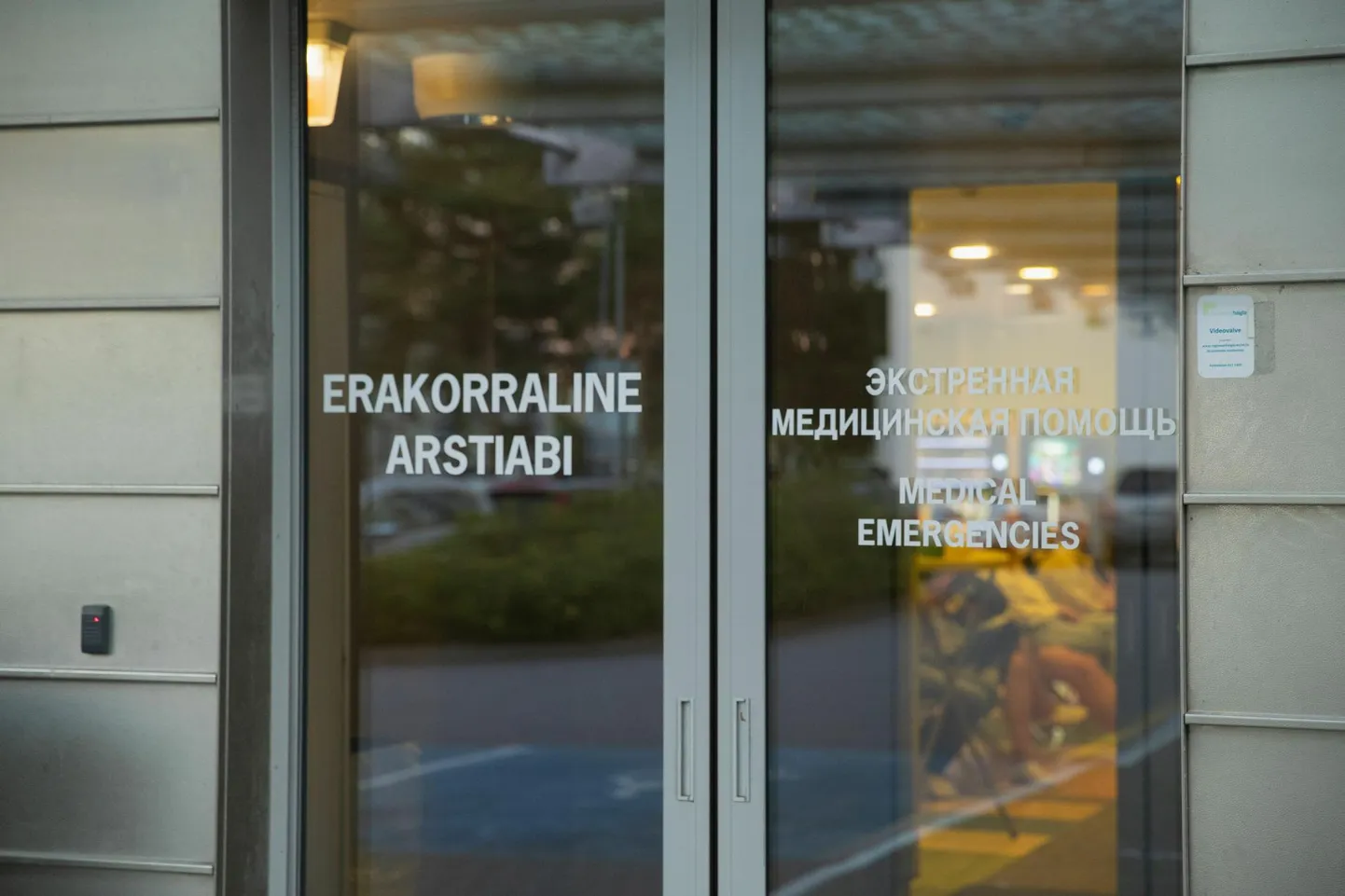 Meditsiinitöötajad on aastaid kuulutanud, et erakorralise meditsiini osakondade uksed ei peaks kergemate tervisemuredega patsientidel avanema nõndasama lihtsalt, nagu viimased on harjunud.