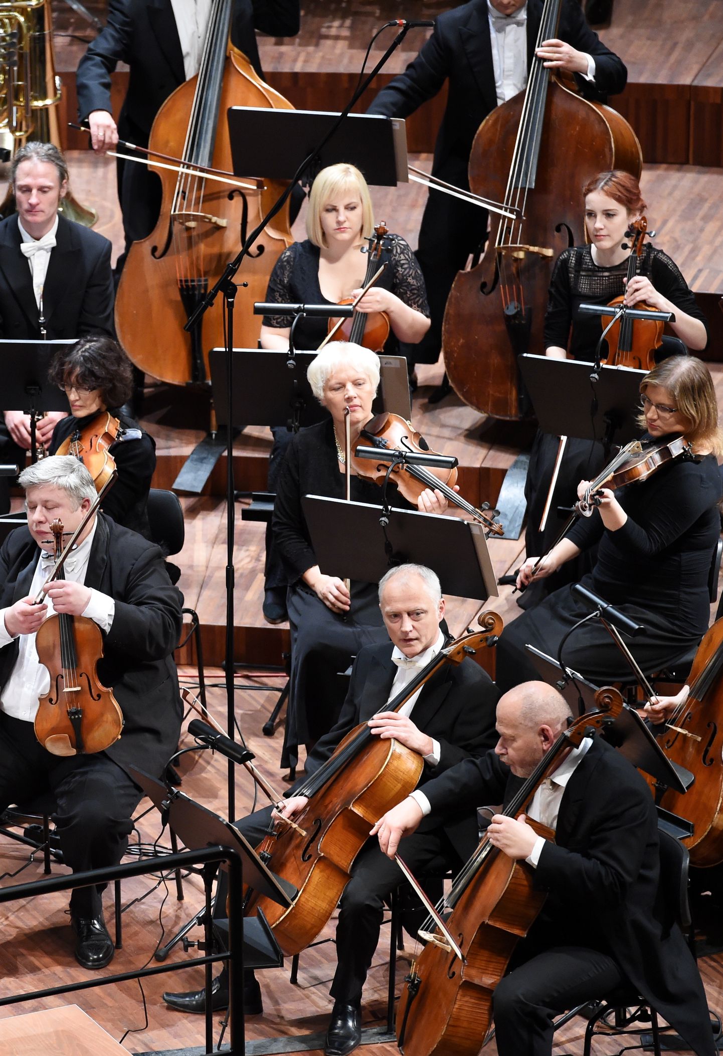 Liepājas Simfoniskais orķestris koncertzāles "Lielais Dzintars" atklāšanas pasākumā.