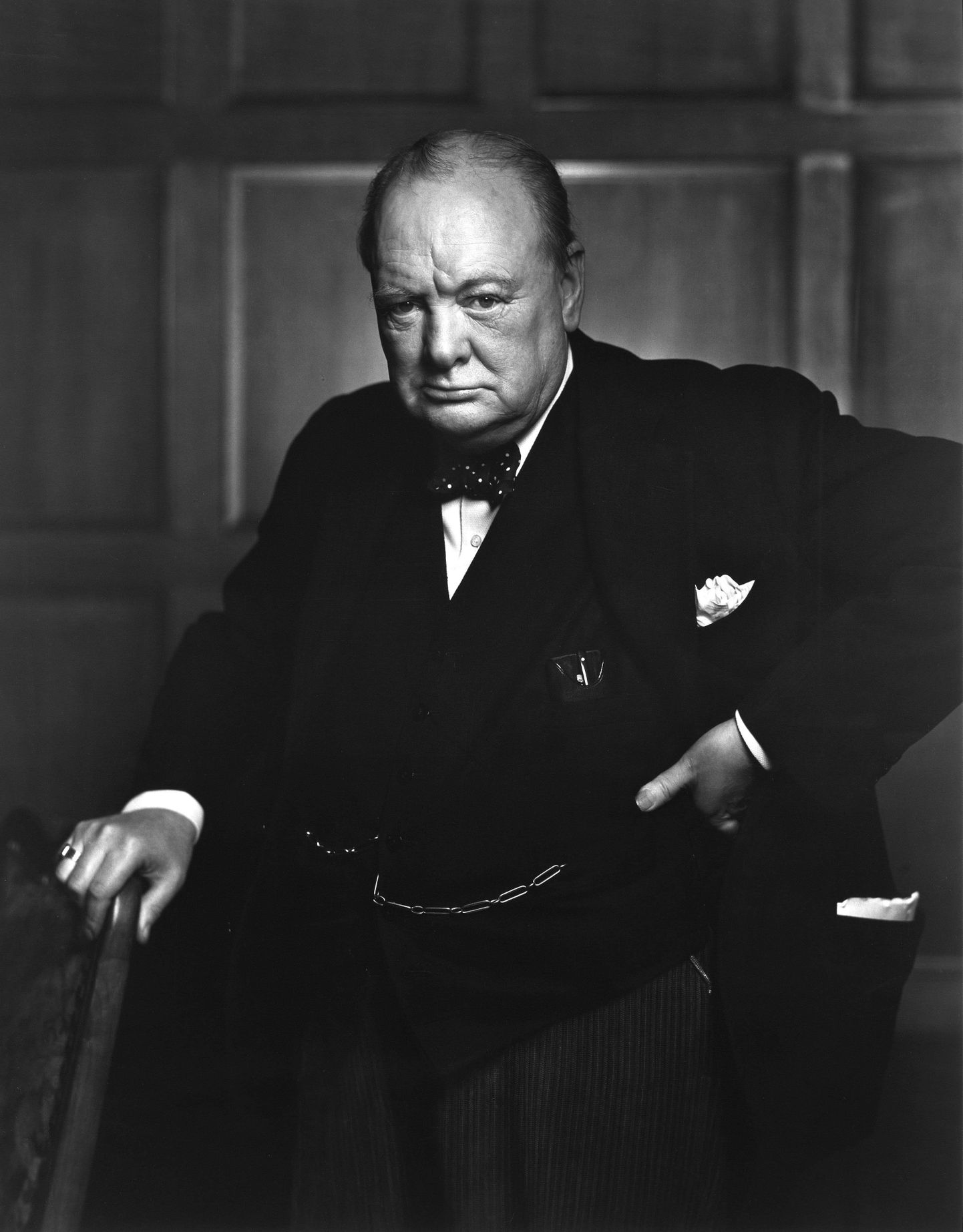 Fotograaf Yousuf Karshi foto Briti peaministrist Winstin Churchillist 1941. aasta detsembris Kanada parlamendis. Nüüd varastati see foto Ottawa luksushotellist Château Laurier