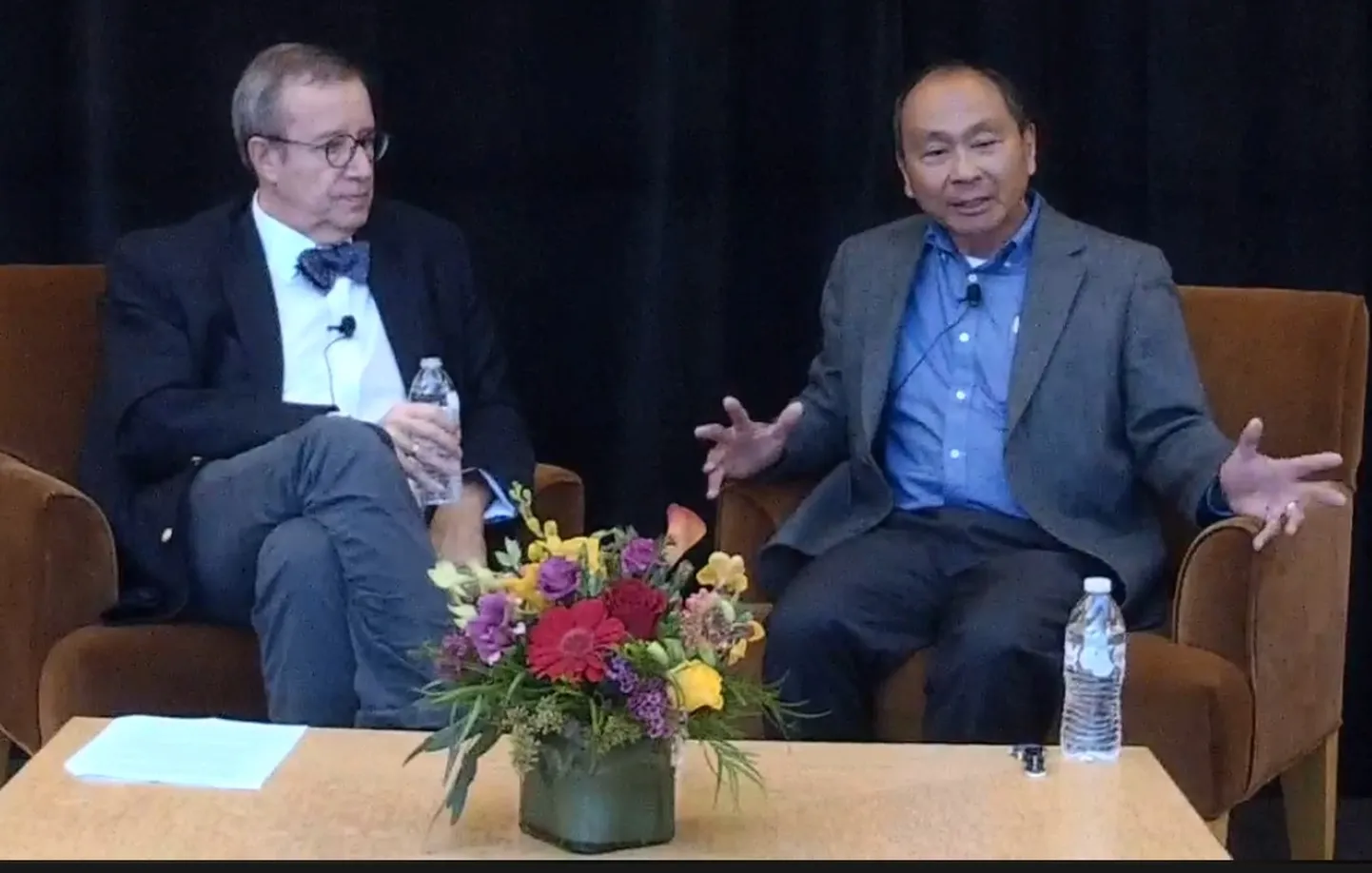 Toomas Hendrik Ilves ja Francis Fukuyama väitlemas.