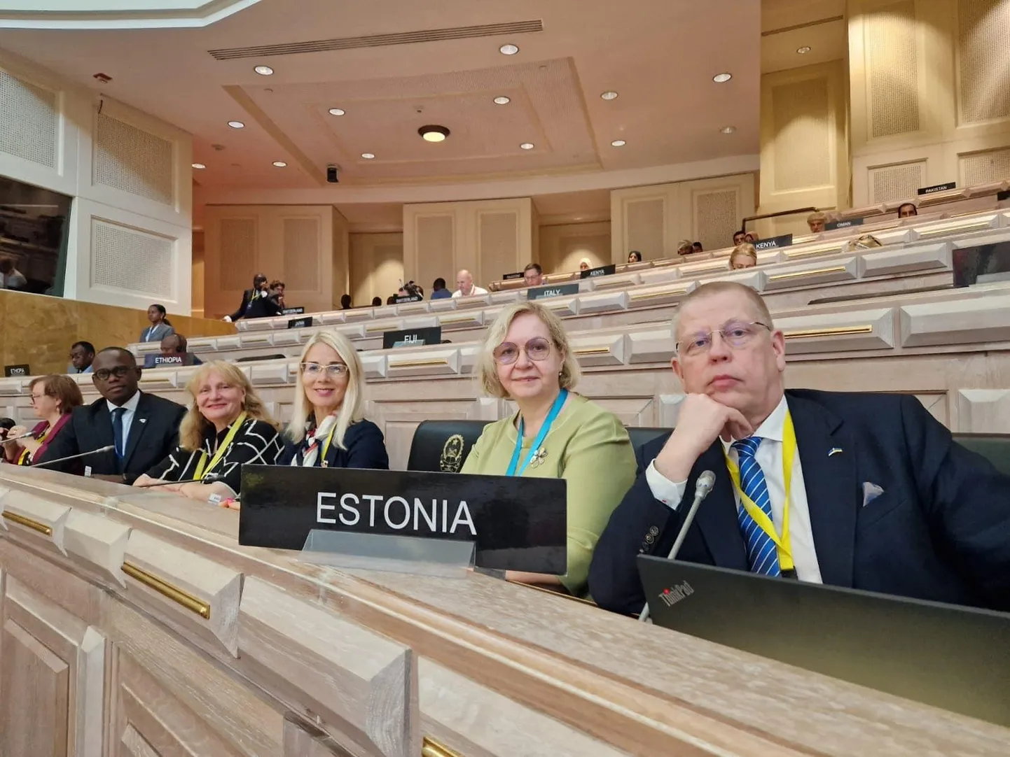 Eesti riigikogu delegatsioon osales Aafrika naftariigis Angolas parlamentidevahelise liidu 147. assambleel. Meie delegatsiooni koosseisu kuulusid Maris Lauri, Helmen Kütt, Helle-Monika Helme ja Peeter Tali.