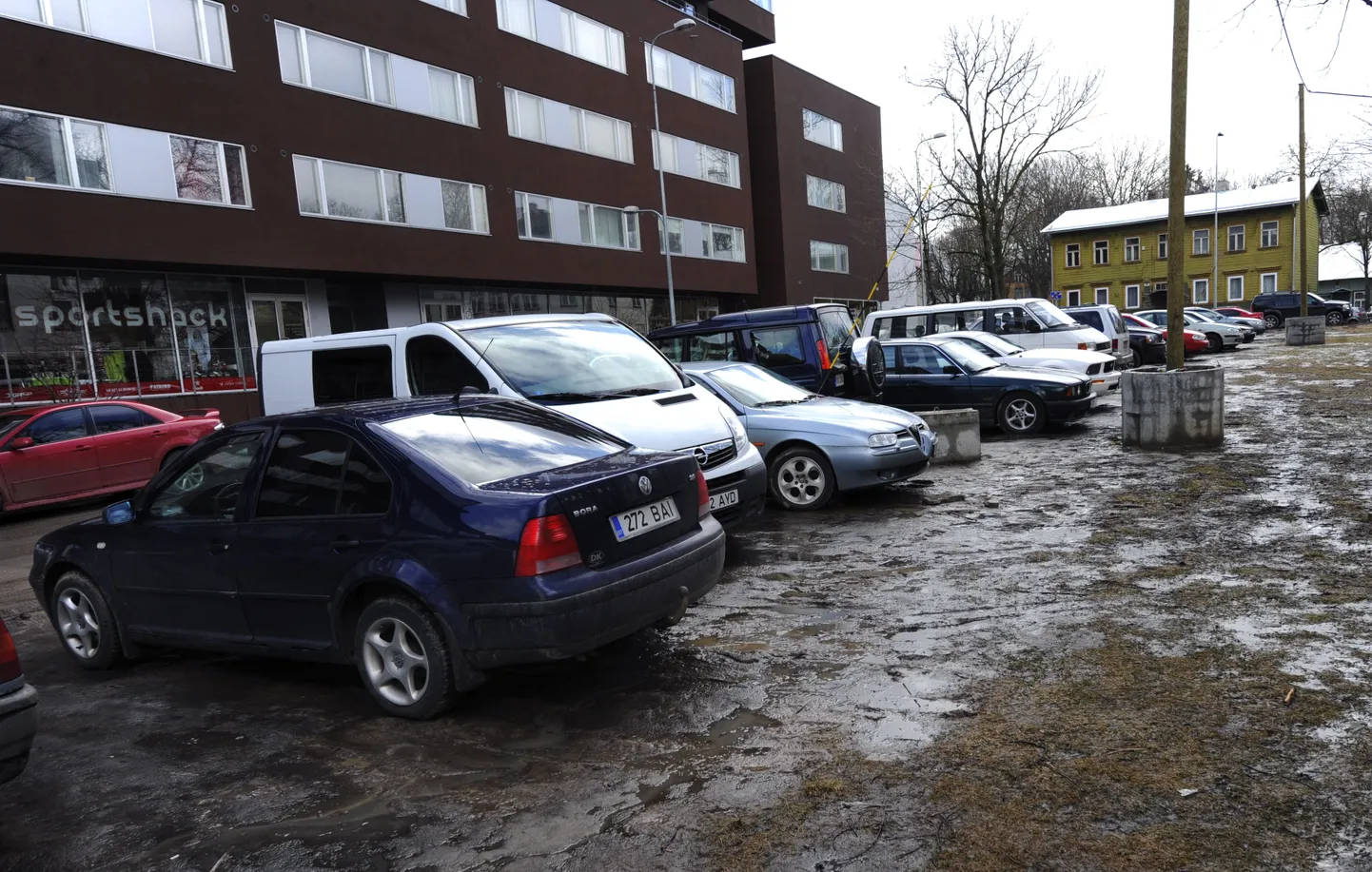 Kui muu enam ei aita, tuleb hakata haljasalade kaitseks betoontõkkeid paigaldama.