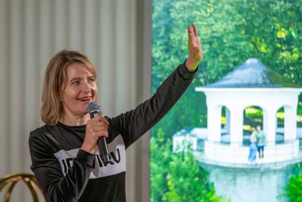 Ida-Viru turismikoordinaator Kadri Jalonen rääkis investorpäeval, et suurimad uued arendused ehk ankrud on Kurro loodusspaa Uuskülas, Park hotell Jõhvis, Sillamäe butiikhotell, Linda hotell Narvas ja Narva-Jõesuu kultuurikvartal. "Need on nn mängumuutjad, sest toovad piirkonda suuresti uut tüüpi turiste ning tõstavad piirkonnas majutuse kvaliteeti."