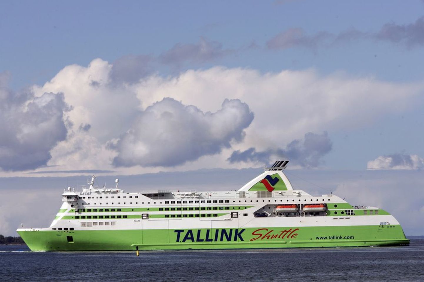 Паром Tallink Shuttle.