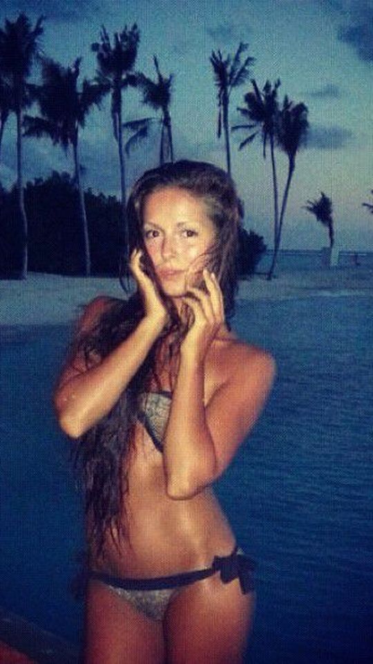 Нюша на личных интимных фото из домашней коллекции Нюша на личных интимных фото из домашней коллекции