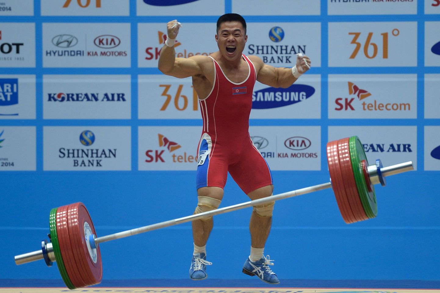 Kim Un-Guk püstitas Aasia mängudel kolm maailmarekordit.