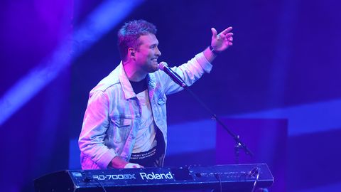 Зал ревел: эстонский красавчик Койт Тооме исполнил песню про трусы, играя на рояле