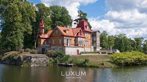 ÜKS MILJONIST ⟩ Kuressaares on müüa haruldane lossivaatega villa
