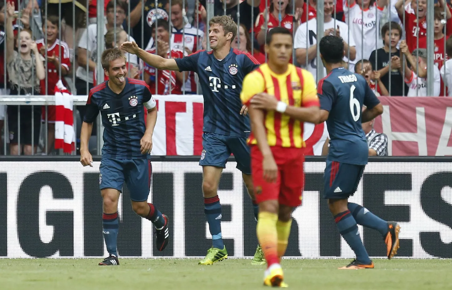 Philipp Lahm (vasakul) viis Bayerni 1:0 juhtima