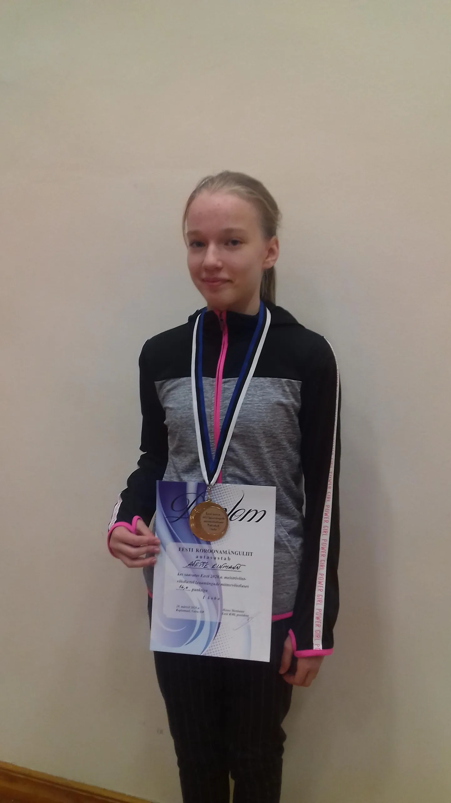 Saarde valla neiu Anette Einmann tuli kuni 18aastaste neidude seas Eesti meistriks.