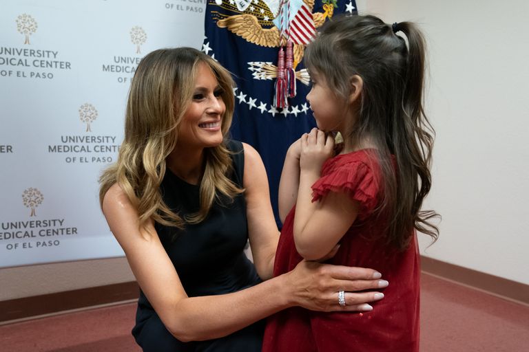 Melania Trump El Pasos koos politseiniku tütrega