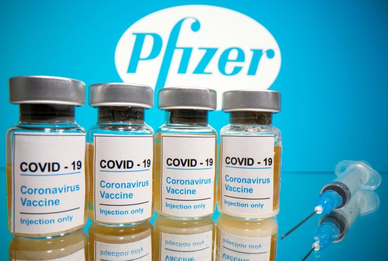 Pfizeri/BioNTechi vaktsiini ühest viaalist võib kätte saada kuus doosi.