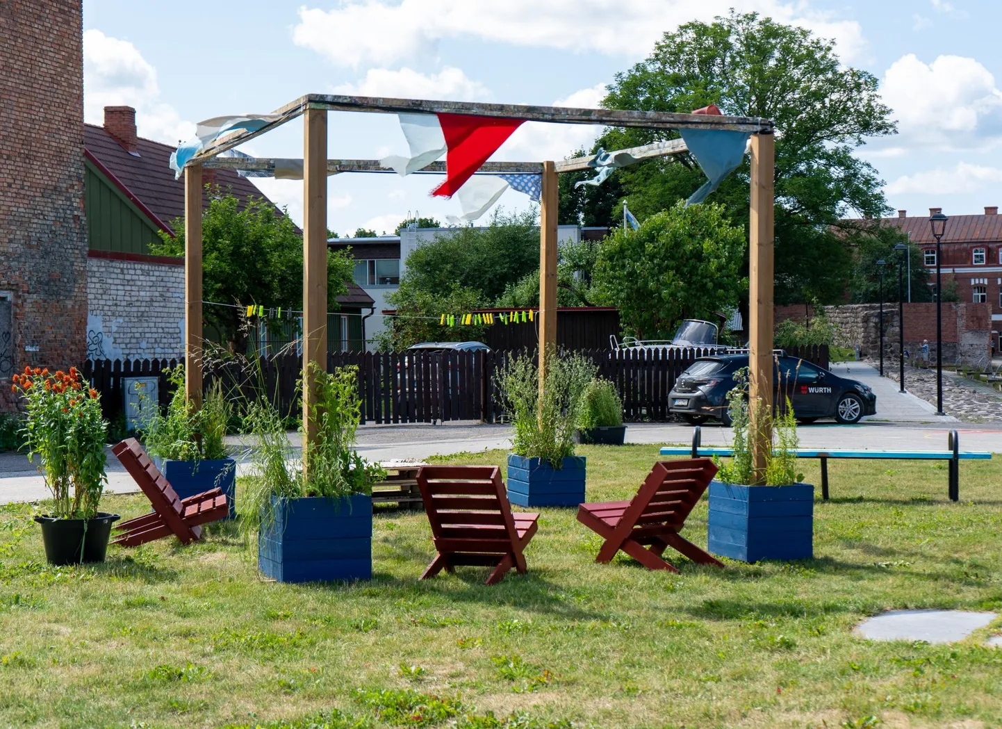 Viljandi teine [eel]arvamusfestival võttis tänavu platsi Arkaadia aias ning hoolimata kiiruga kolimisest tekkinud raskustest on korraldajad optimistlikud.