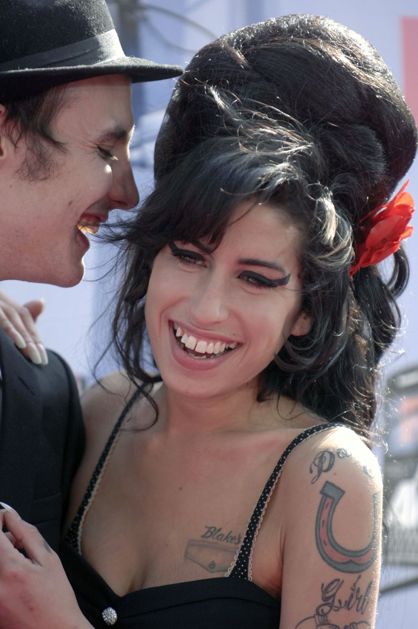 Kas Amy Winehouse'i naeratus on kaunis või kohutav?