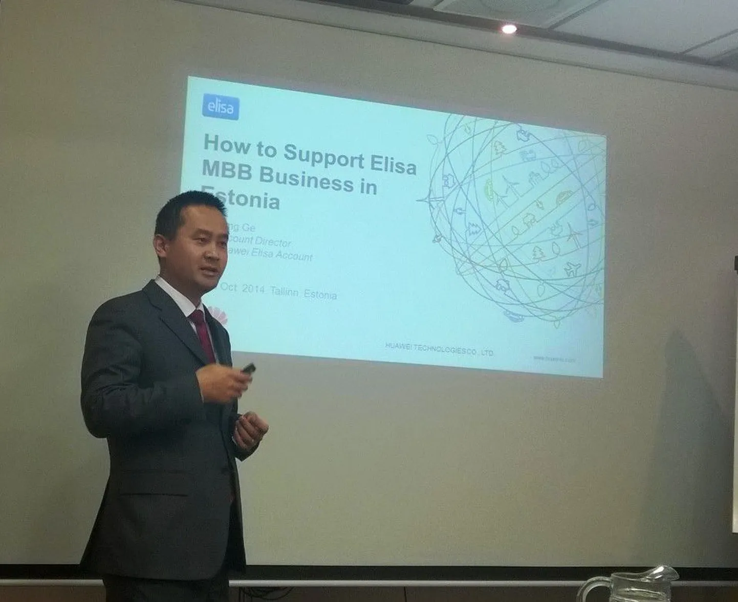 Huawei esindaja Yang Ge räägib oma firmast