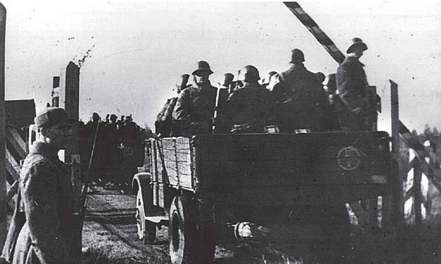 TERE TULEMAST: Nõukogude väed 1939. aastal Eestisse saabumas.