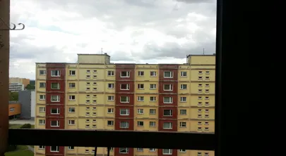 Kõrged majad nagu kaljud.