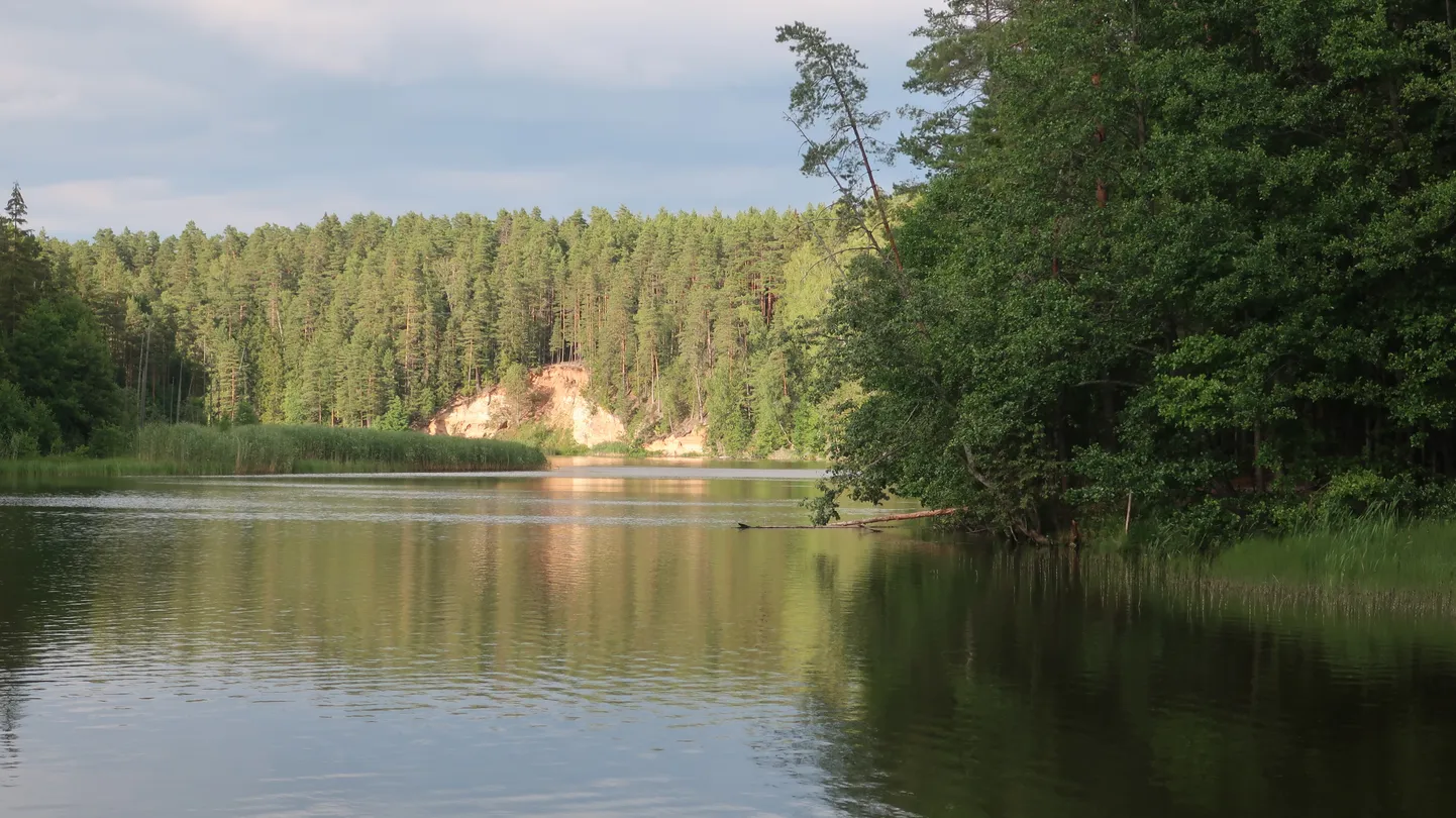 Saesaare paisjärvel Taevaskojas.