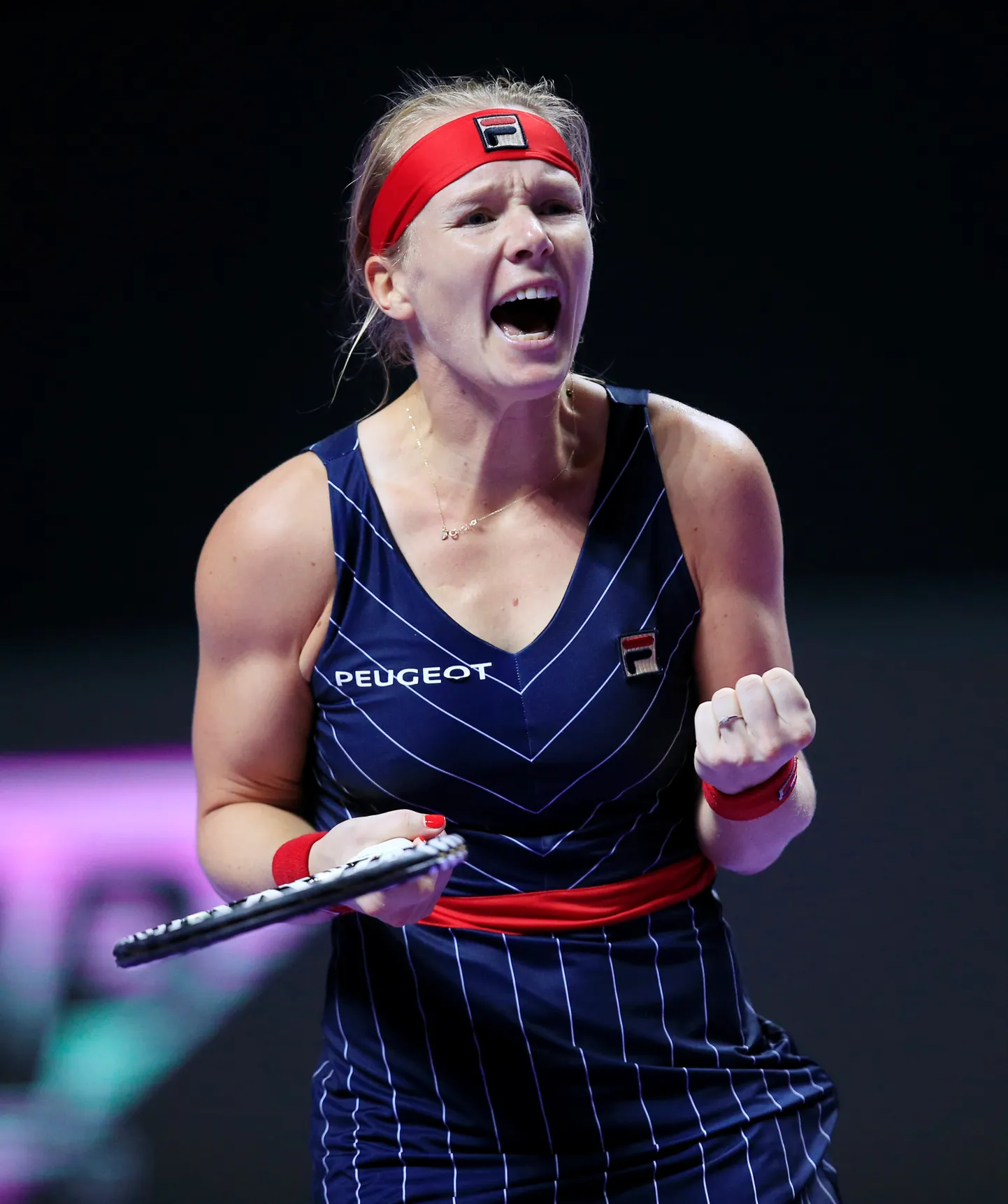 Asendusmängijana WTA finaalturniirile pääsenud hollandlanna Kiki Bertens alistas elus esimest korda Ashleigh Barty.
