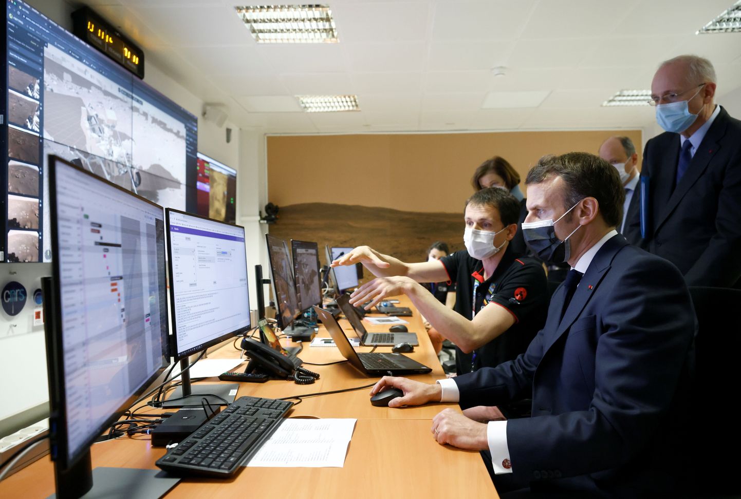 President Emmanuel Macron külastamas Prantsuse kosmoseagentuuri CNES peakorterit Toulouse'is.